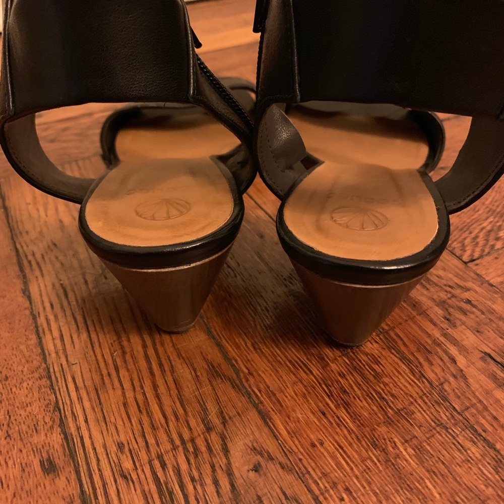 Beautiful black Coclico sandal wedges - Picture 3 of 3